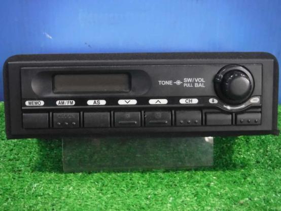 ラジオ　日産UD　クオン　LKG-GK5XAB　[P29771]