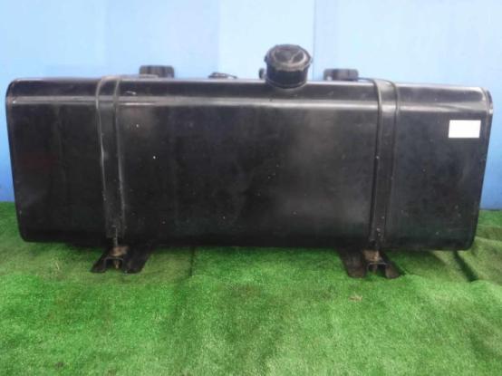 フューエルタンク（300L）　日野　レンジャー　BDG-FE8JPW　[P30681]