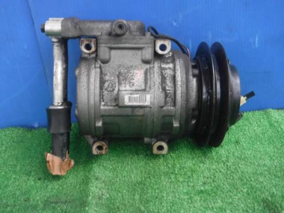 エアコンコンプレッサー　いすゞ　ギガ　KL-EXD51L3　[P31040]