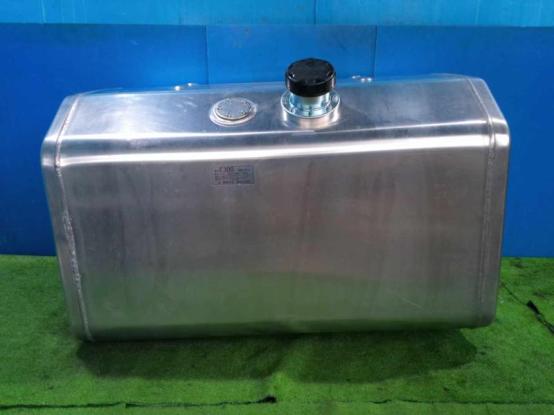 フューエルタンク（300L）　三菱ふそう　スーパグレート　QKG-FV50VX　[P31569]