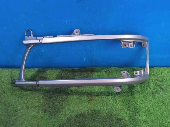 ヘッドライトリム（左）　日野　プロフィア　KL-FW1KXHG　[P31804]