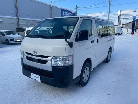 ハイエースバン　トヨタ　４ＷＤ　ＤＸ　９人　４ドア　[S03034]