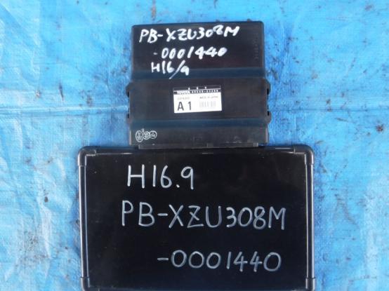 ABSコントロールユニット　日野　デュトロ　PB-XZU308M　[P18206]