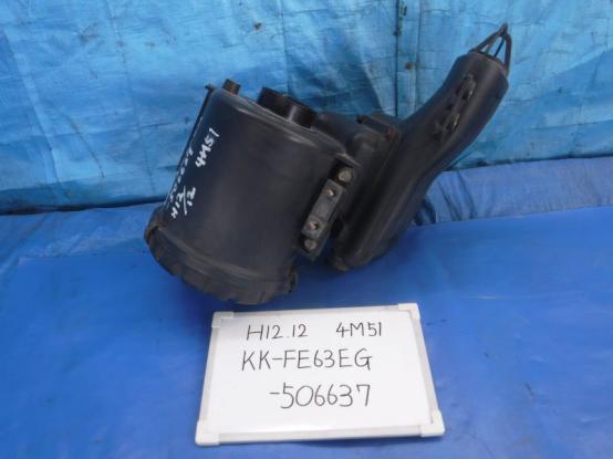 エアクリーナーケース　三菱ふそう　キャンター　KK-FE63EG　[P19052]