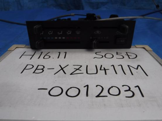エアコンパネル　日野　デュトロ　PB-XZU411M　[P22808]