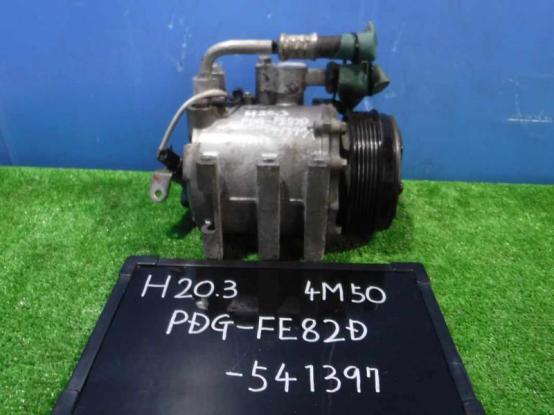エアコンコンプレッサ　三菱ふそう　キャンター　PDG-FE82D　[P26470]