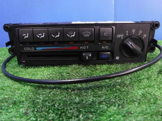 エアコンパネル　日産UD　コンドル　PB-MK36A　[P28087]