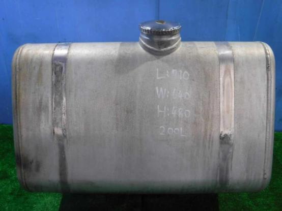 フューエルタンク（200L）　いすゞ　ギガ　PJ-CYM51Q5　[P29699]