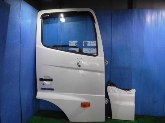 ドア（右）　日野　プロフィア　QPG-SH1EEDG　[P30692]
