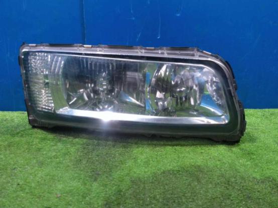 ヘッドライト（右）　三菱ふそう　ファイター　PA-FK64F　[P31680]