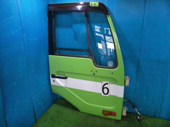 ドア（右）　日産UD　ビッグサム　KL-CZ55YNH　[P32188]