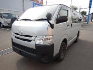 中古車 トヨタ　ハイエース　４ＷＤ　ＤＸ　６人　４ドア