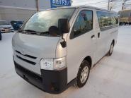 中古車 トヨタ　レジアスエースバン　４ＷＤ　ＤＸ　６人　５ドア